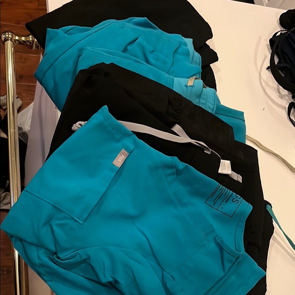 FIGS Aqua and Black Scrub Ensemble, & other scrub brands